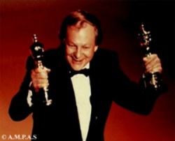 Richard Williams accepts an Oscar